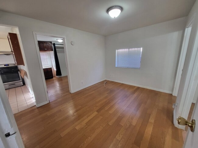 Building Photo - 346 S Ave 19