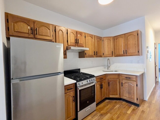 Building Photo - 374 2nd St