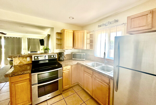 Building Photo - 207 Ahaaina Way