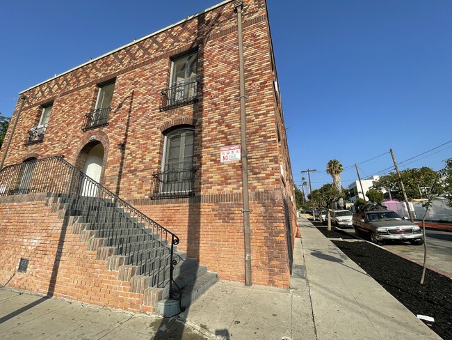 Building Photo - 1443 N Alvarado St