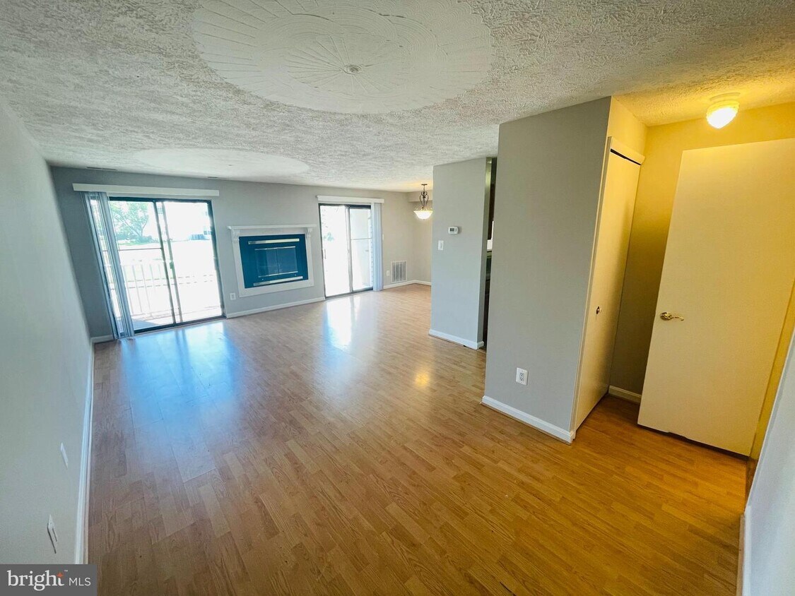 Foto principal - 1005 Warwick Ct