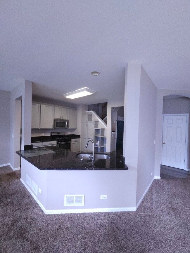 Building Photo - 2477 Stonegate Rd