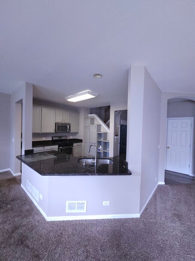 Foto del edificio - 2477 Stonegate Rd