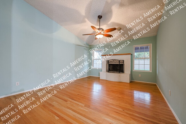 Building Photo - 324 S Rita Ln