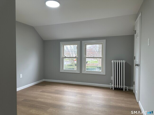 Foto del edificio - 291 Maple Ave