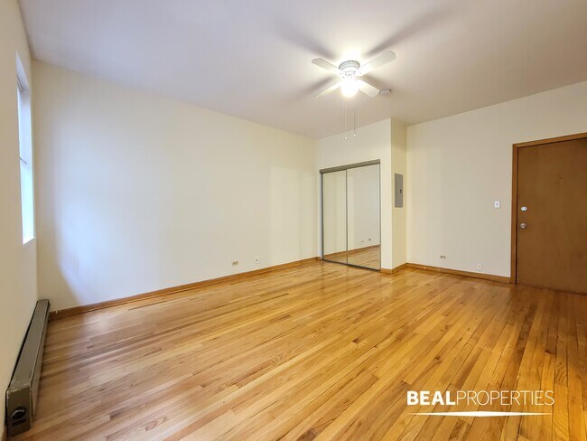 Foto del edificio - 635 W Barry Ave