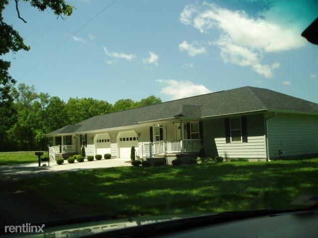 Primary Photo - 145 Early Ln