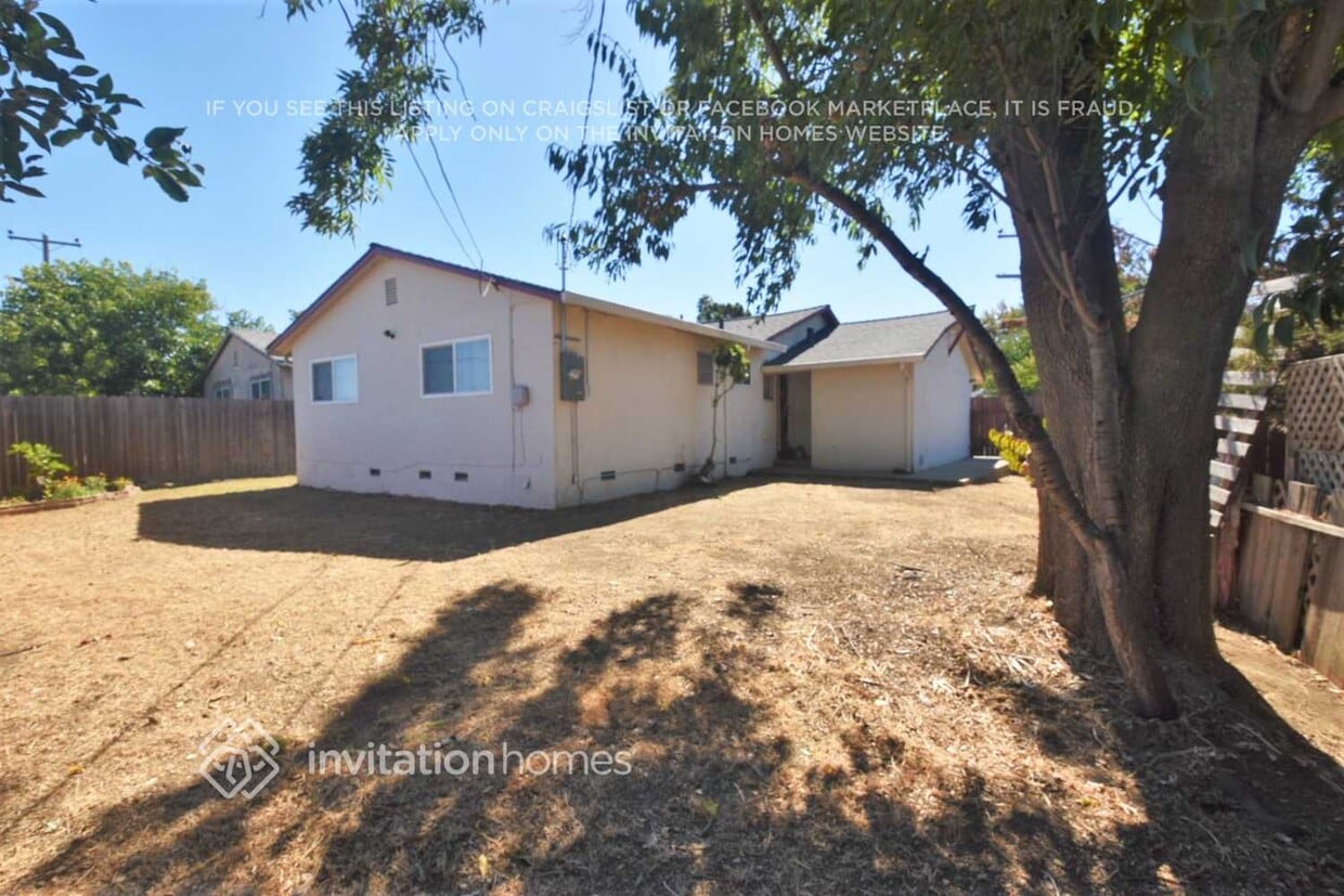 Building Photo - 452 Ladera Dr