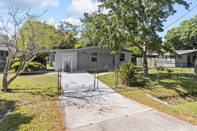 Primary Photo - 10588 Airport Terrace Dr