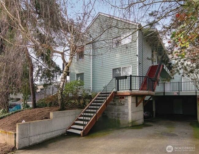 Building Photo - 9741 Woodlawn Ave N