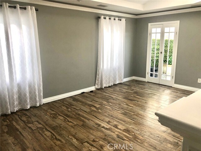 Foto del edificio - 328 Marigold Ave