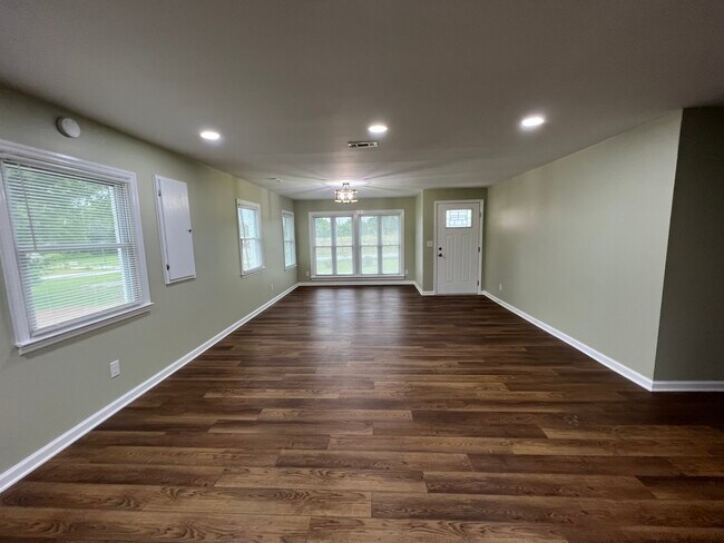 Foto del edificio - 8262 Horton Hwy