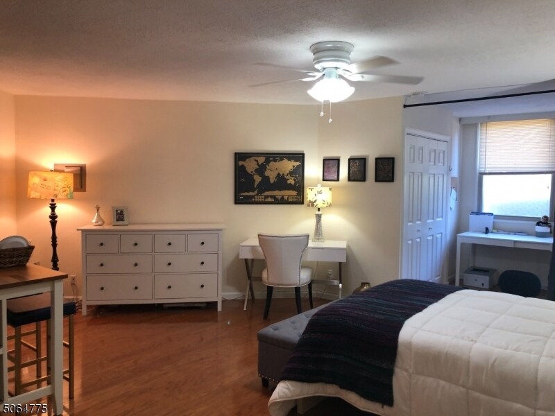 Foto principal - 530 Valley Rd