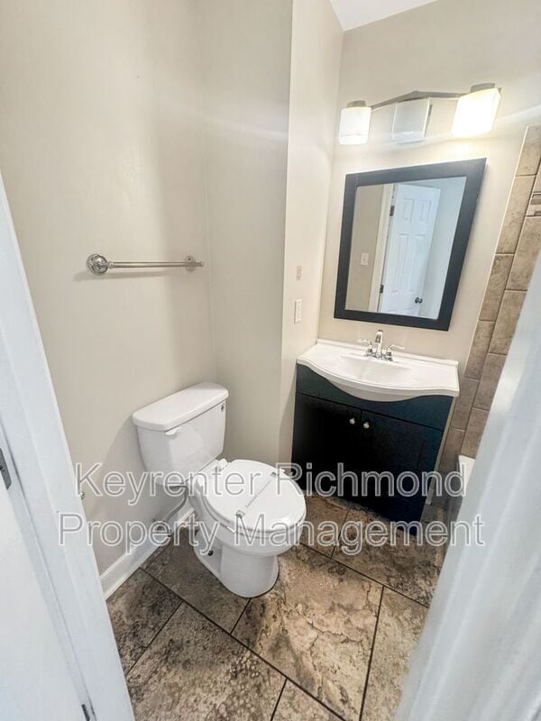 Building Photo - 1402 Mechanicsville Tpke