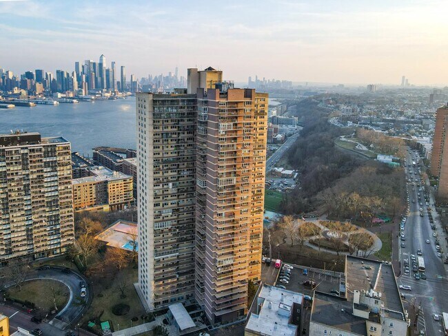 Foto del edificio - 6040 JFK Blvd E