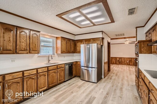 Building Photo - 3 br, 2 bath House - 2210 Diamond Point Dr...
