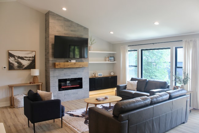 Building Photo - 7269 Yellowstone Dr