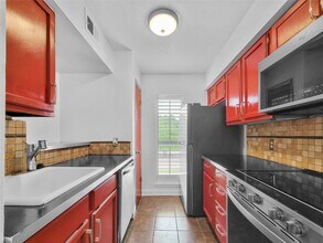Building Photo - 10075 Westpark Dr