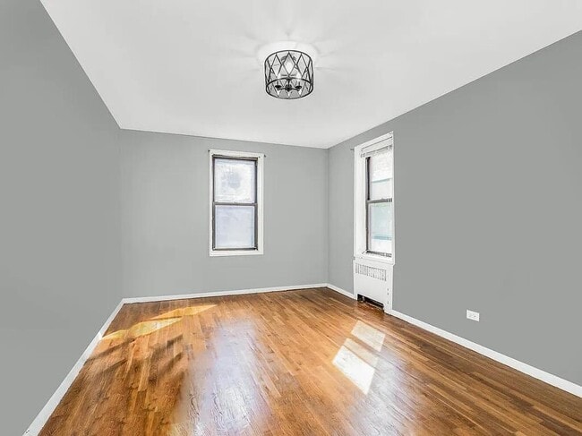 Building Photo - 525 W 235th St