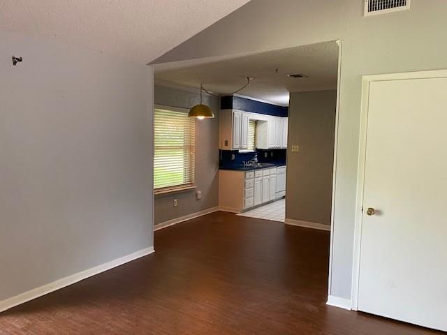 Building Photo - 1216 Julie St