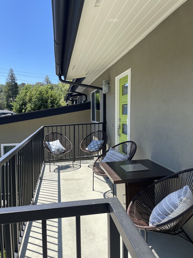 #2 Private Balcony and Entrance - 3616 Chestnut St
