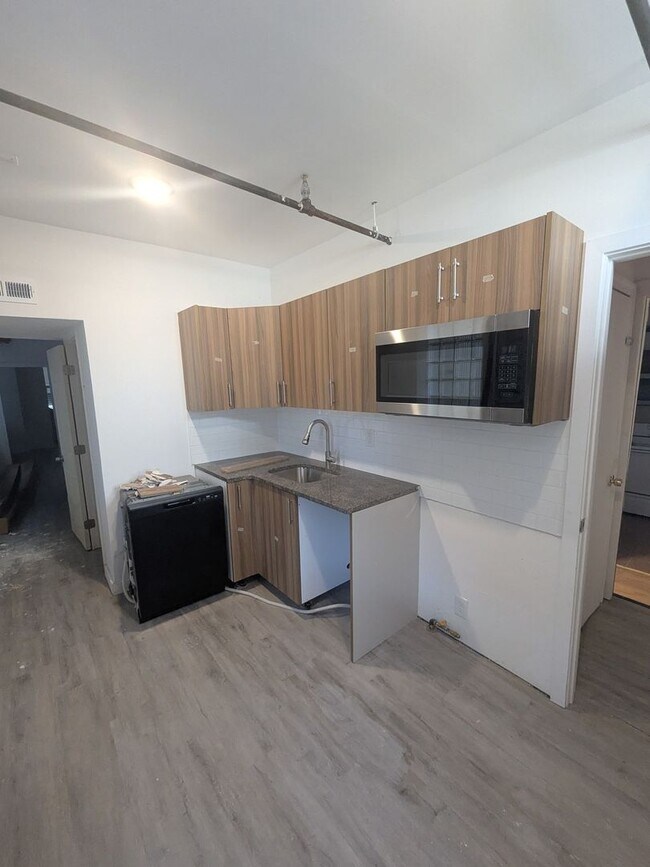 Foto del edificio - 6614 Rising Sun Ave