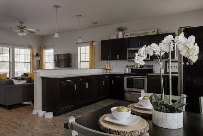 Building Photo - The Heights at College Station - Historica...