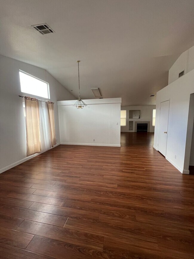 Foto del edificio - Southwest 3 bedroom with a pool