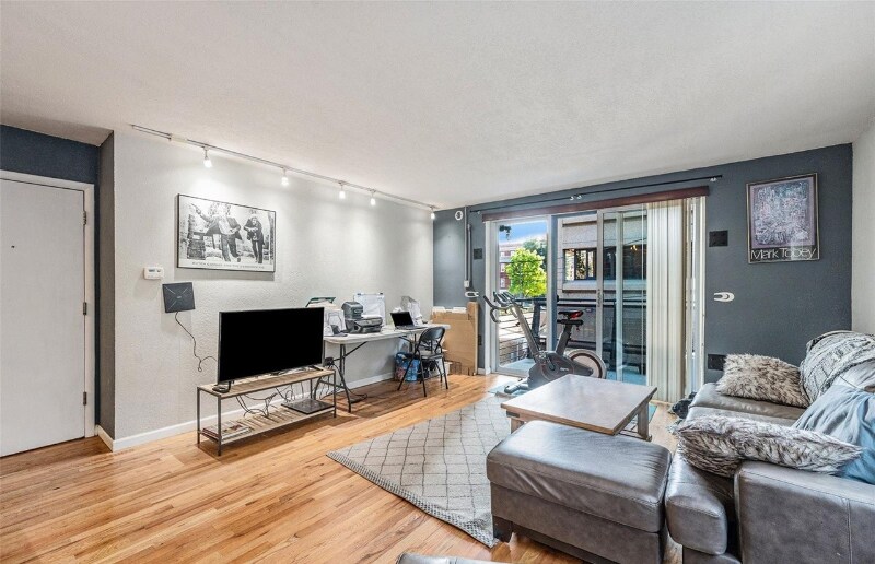 Foto principal - 1336 Logan St