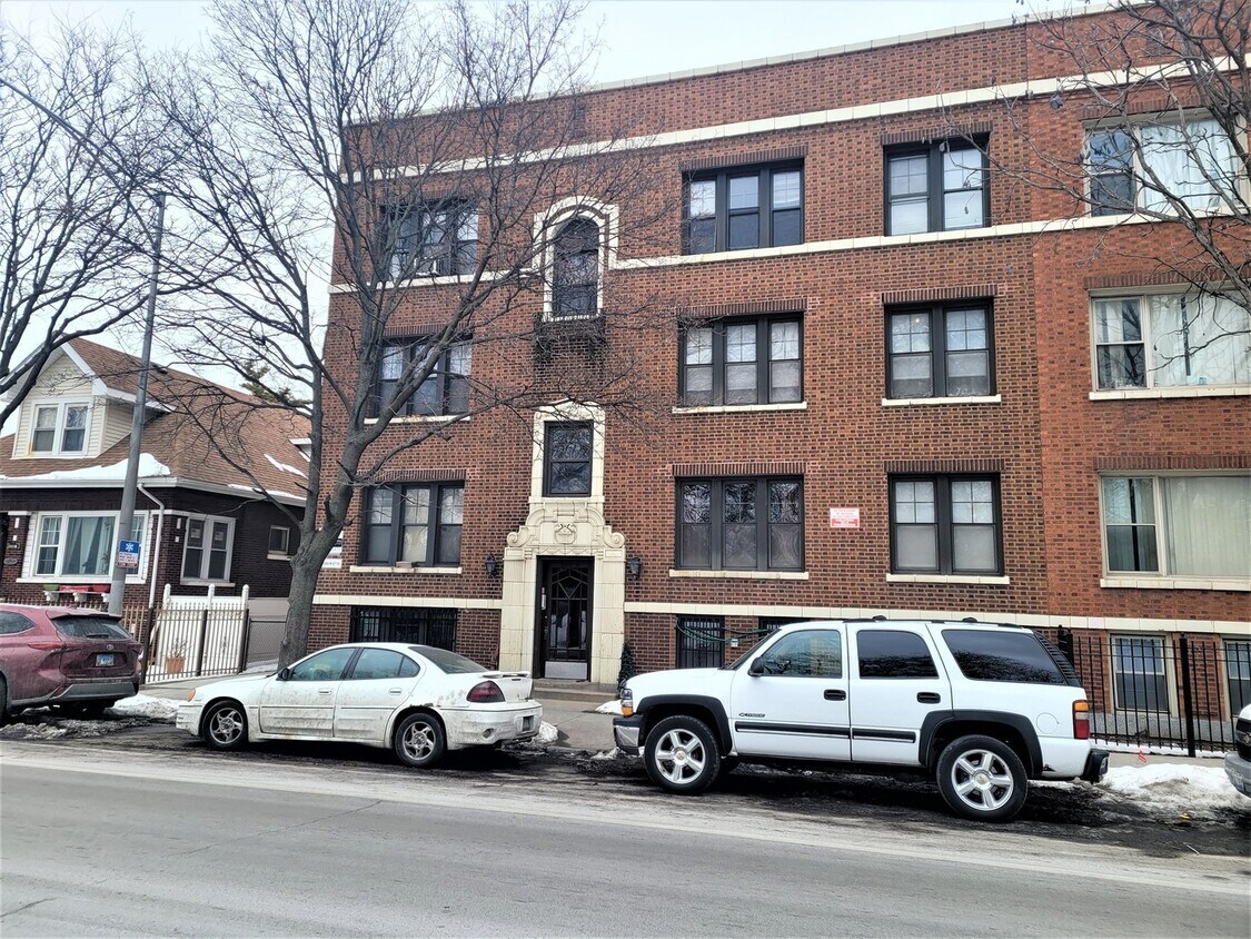 3320 W Marquette Rd Unit 2S, Chicago, IL 60629 Condo for Rent in