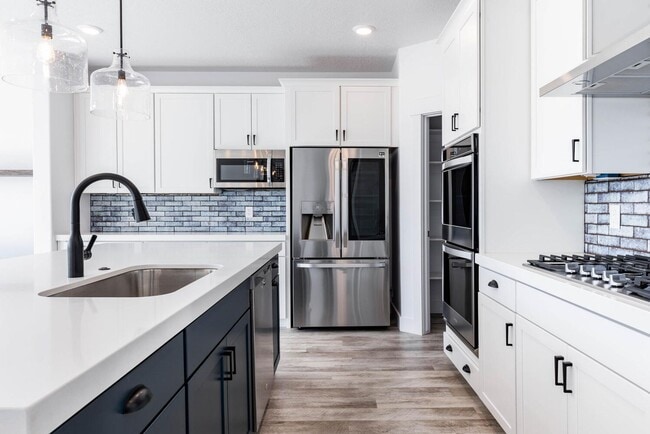 Building Photo - Stunning Modern Home in Charming Midway – ...