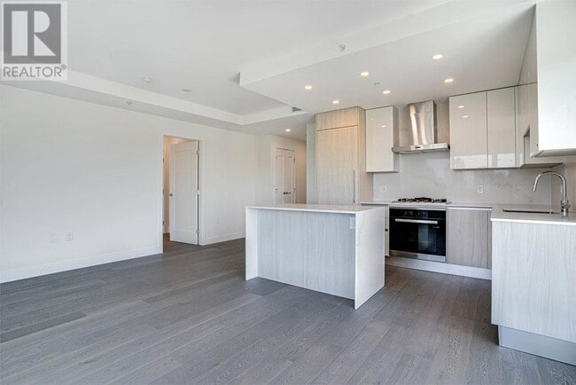 Building Photo - 477-477 W 59th Ave