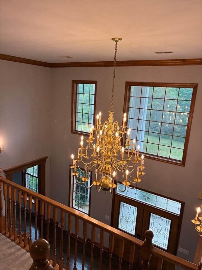 Foto del edificio - Magnificent 5-Bedroom Private Estate in Bu...