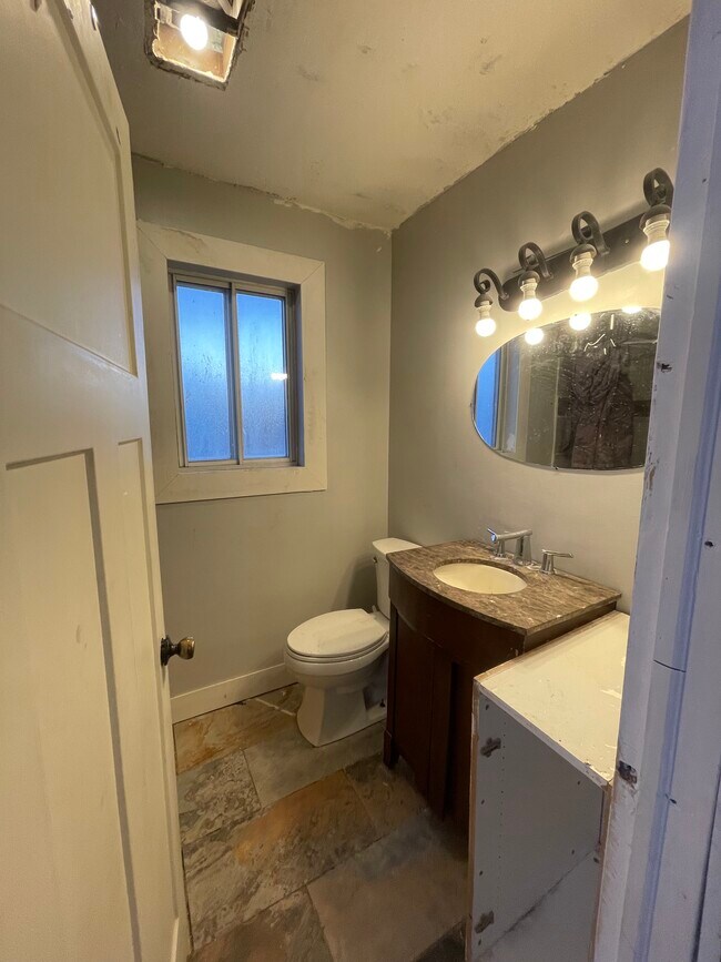 Foto del edificio - 2130 S 9500 W