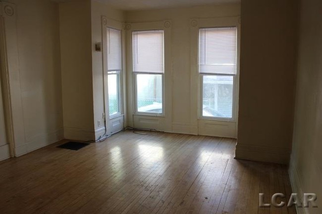 Building Photo - 309 Toledo St