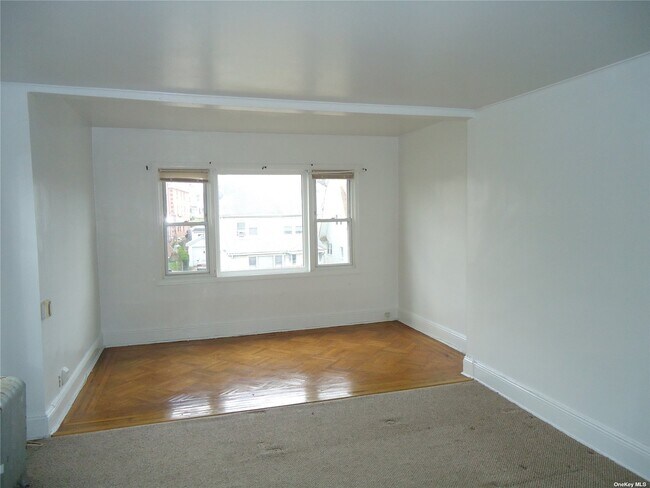 Foto del edificio - 84-05 164th St