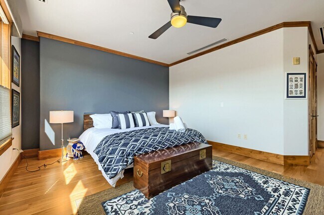 Foto del edificio - Stylish Boulder Retreat | Pearl Street w/ Views