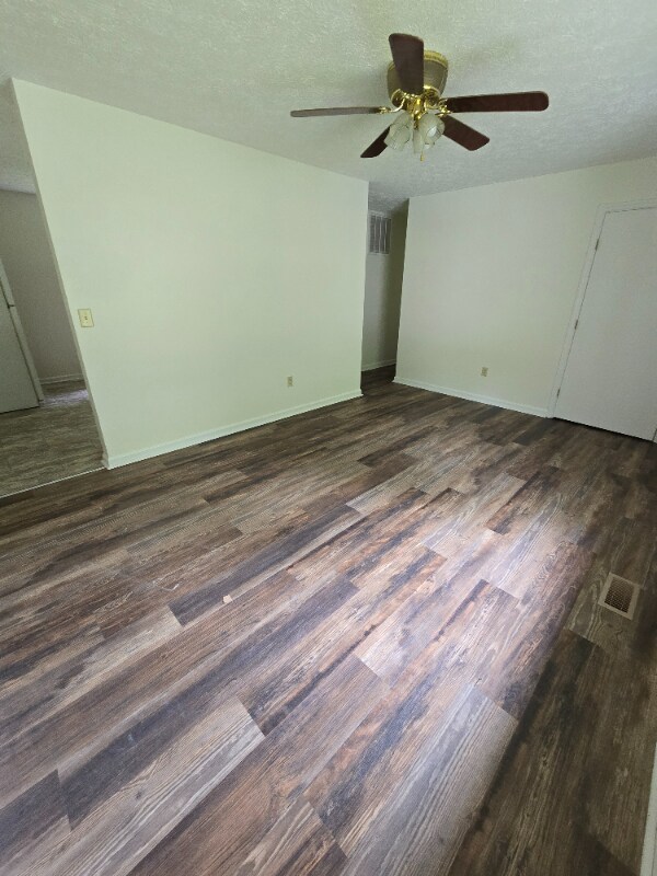 Building Photo - 382 Pleasant Valley