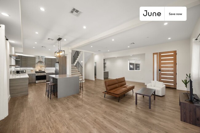 Foto del edificio - 5637 Riverton Ave