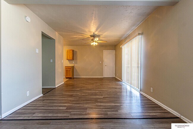 Building Photo - 11825 Elm St