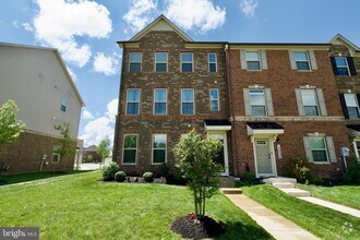 Building Photo - 10810 Norbourne Farm Rd