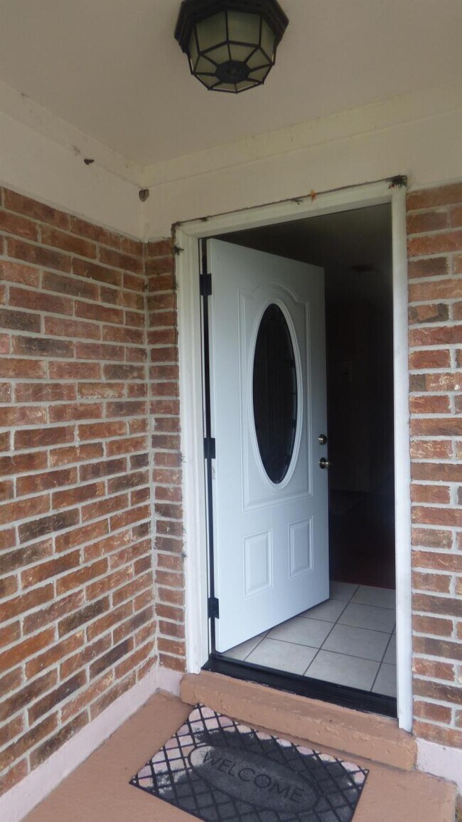 Foto del edificio - 3 bedroom in Jacksonville FL 32210