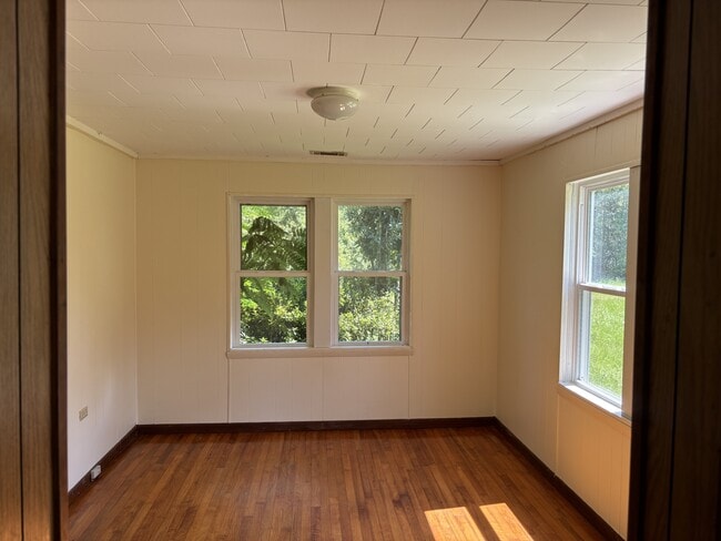 Building Photo - 2451 Glen Julia Rd