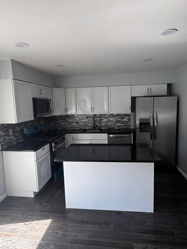 Kitchen - 261 S Allen St