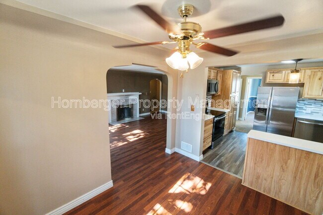 Foto del edificio - 2527 W Walton Ave