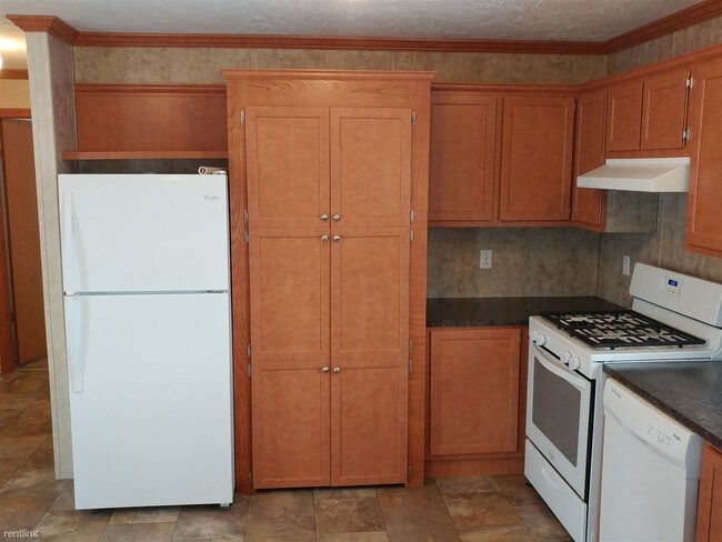 Building Photo - 11 Saint Michaels Dr
