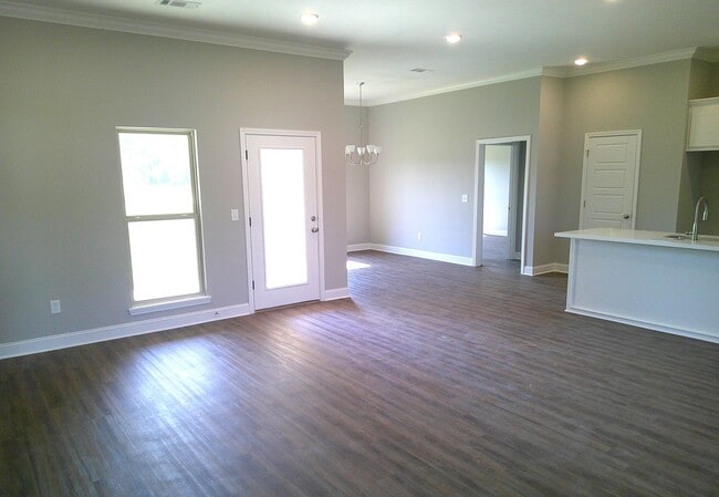 Building Photo - 496 MS-468