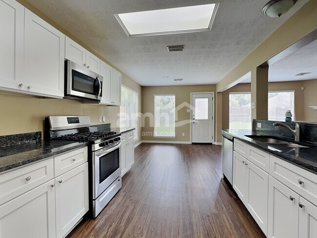Foto del edificio - 12227 Lavon Dr
