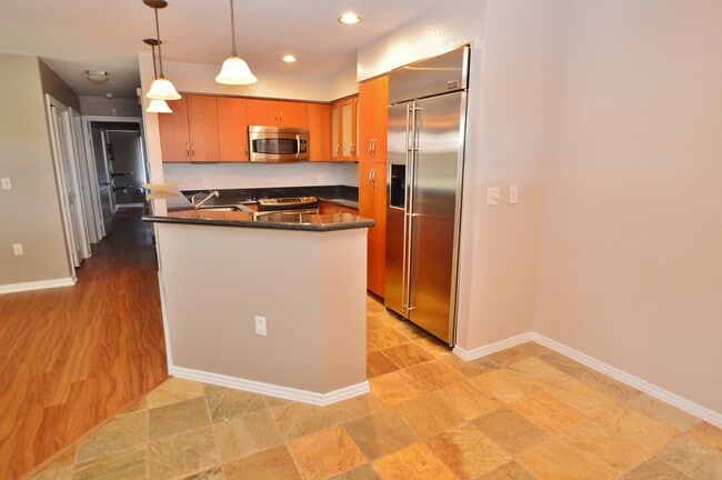 Building Photo - Upgraded Hampton Court Townhome in Mililan...