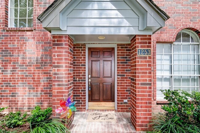Foto del edificio - 1253 El Camino Village Dr